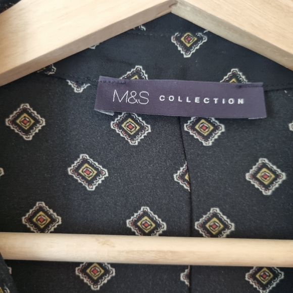 MARKS AND SPENCER COLLECTION Black Patterned Shirt Covered Buttons Wide Cuffs 14 - Picture 15 of 16